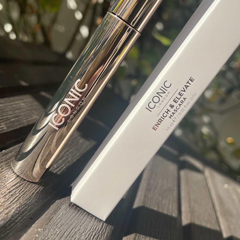 Iconic London - Enrich & Elevate Black Mascara